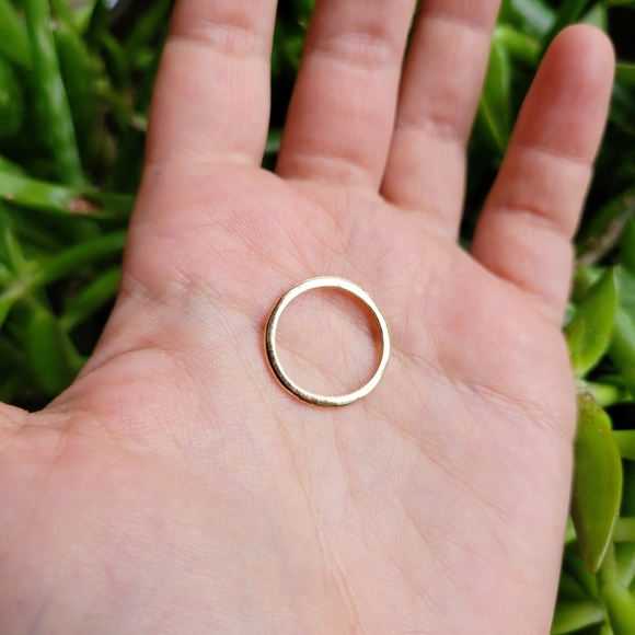 New Classic Gold Simple Ring Band, size 5.75 - Picture 8 of 8